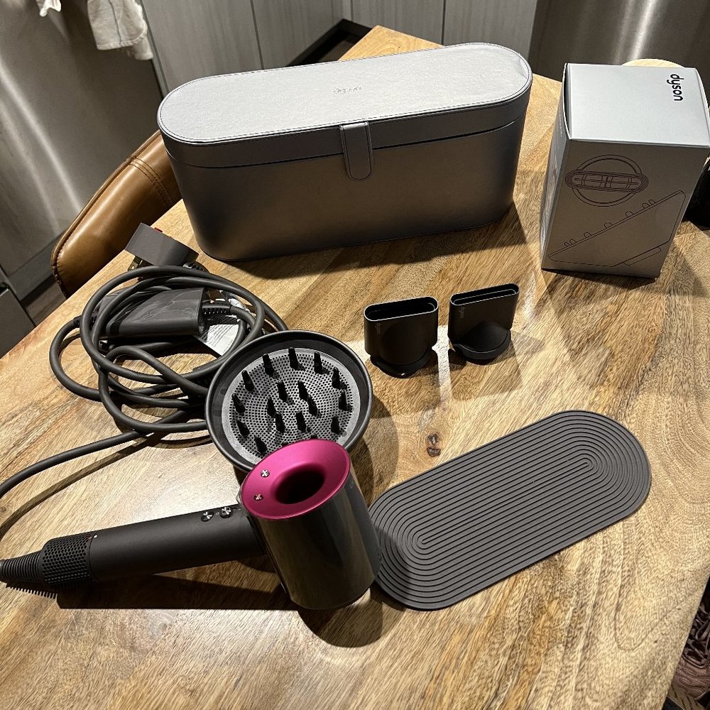 Dyson Supersonic Hair Dryer - With Case & 3 Attachments - Iron / Fuchsia Pink